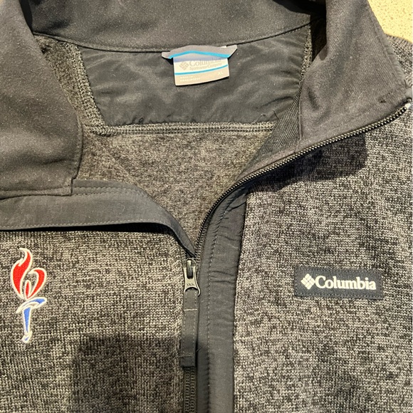 Columbia Zippered sweater jacket - size XL in Grey - Picture 6 of 8